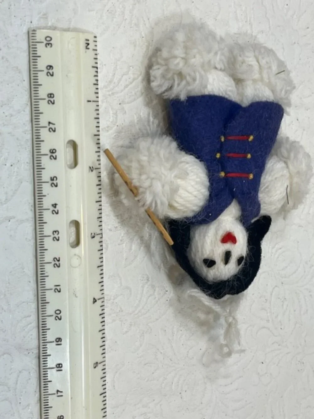 VTG Handmade White Looped Yarn Snowman Christmas Ornament Felt Clothing 4.25